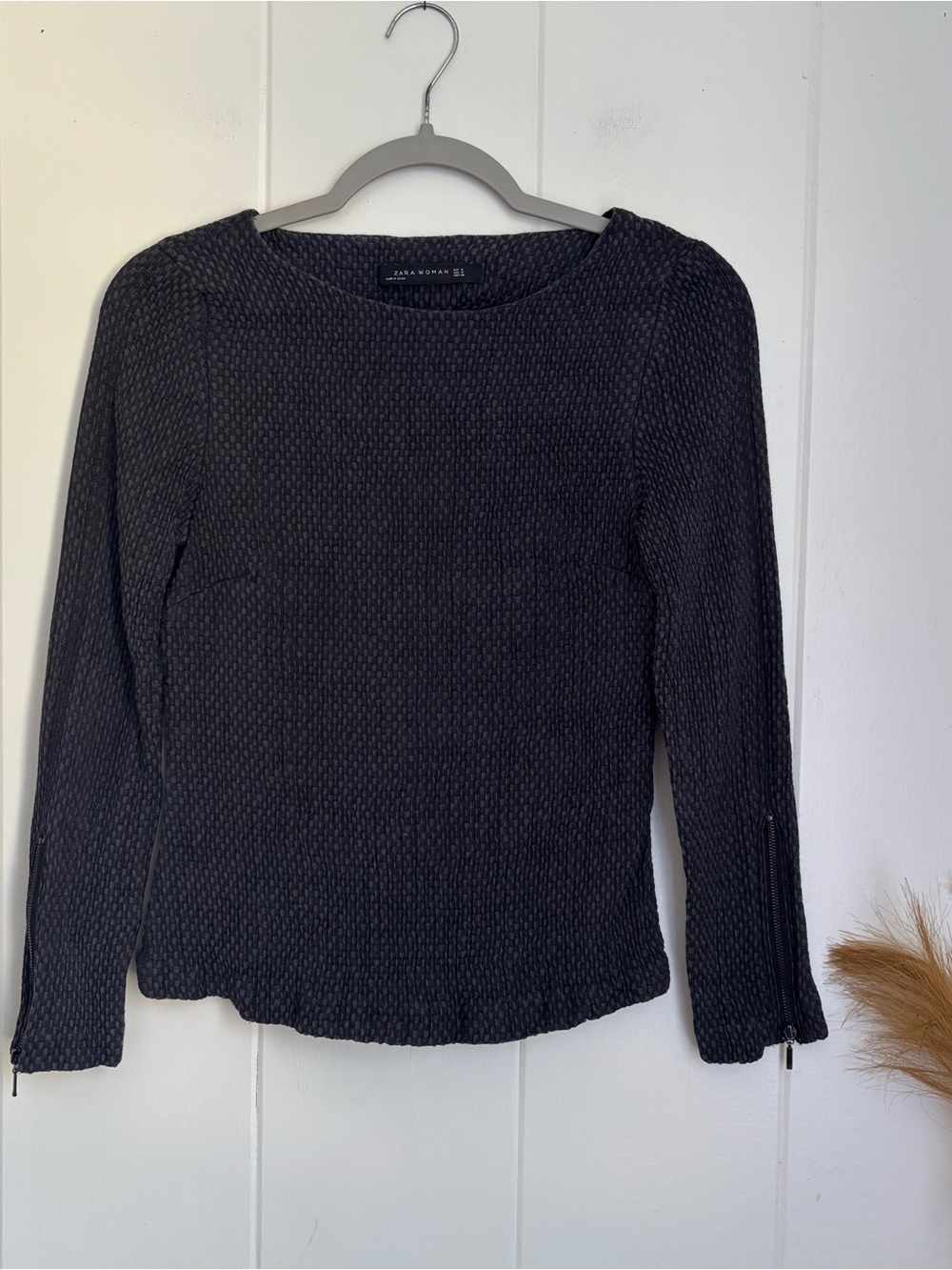 Zara Black Textured Long Sleeve Top